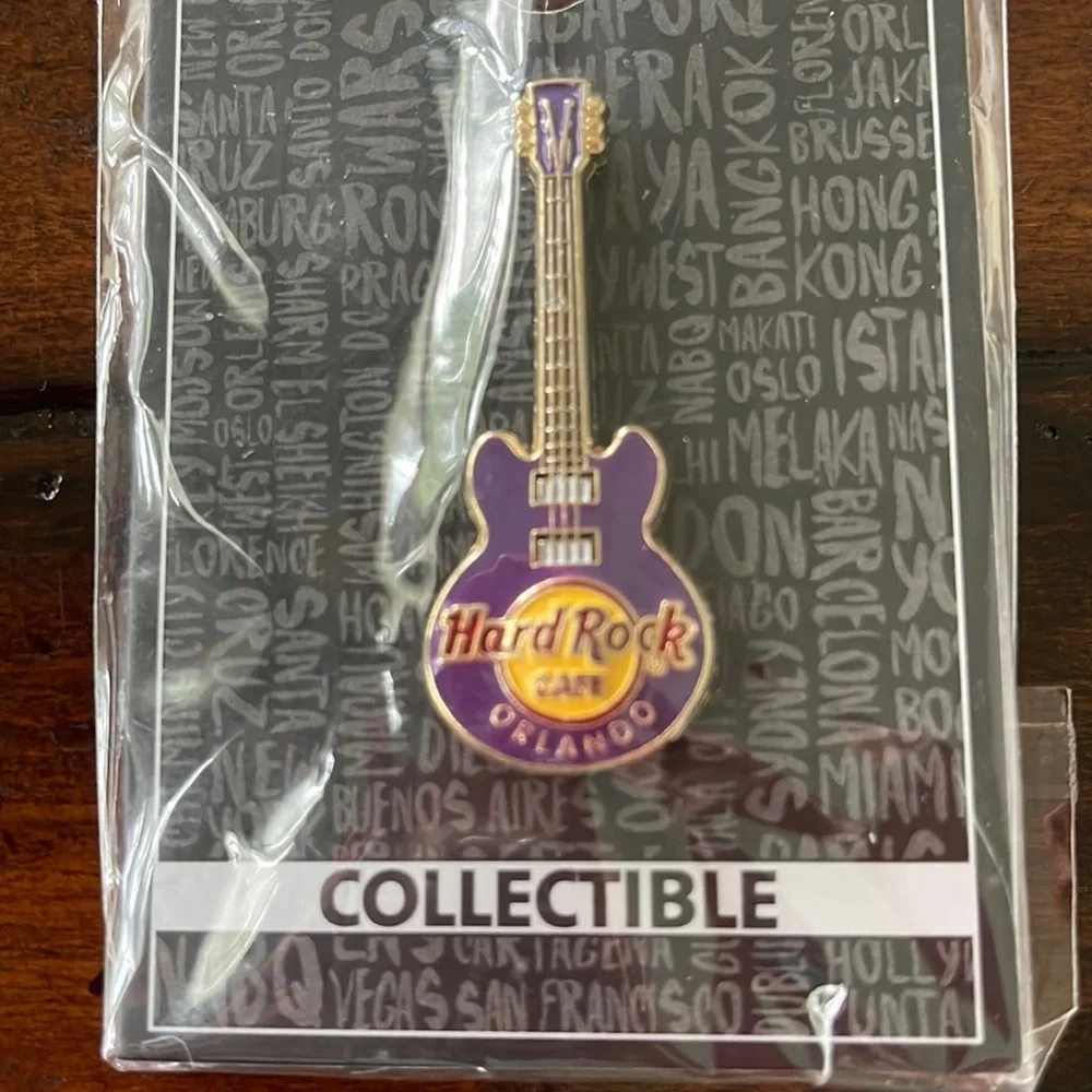 Hard Rock Cafe 3D core guitar pin ORLANDO - Picture 1 of 2